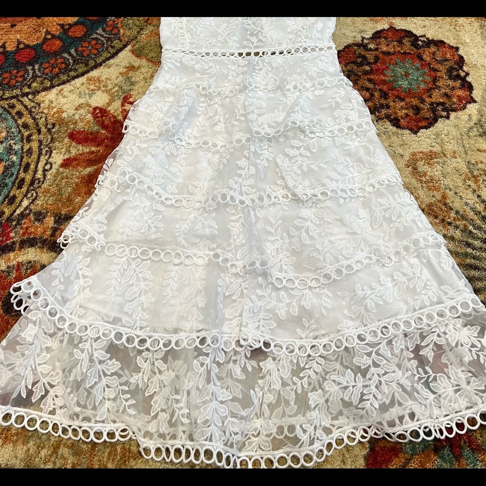 Lace detailed classic dress, new with tags, just in time for summer